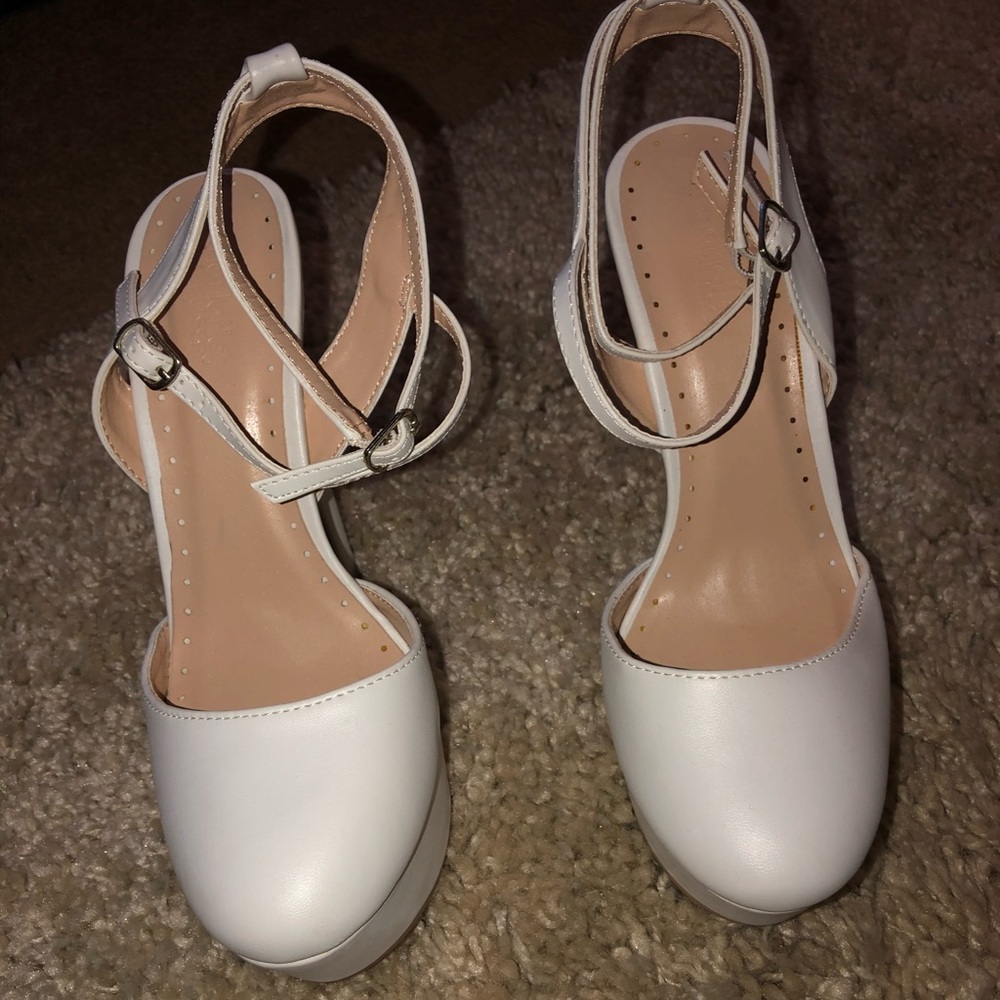 New without box white heels